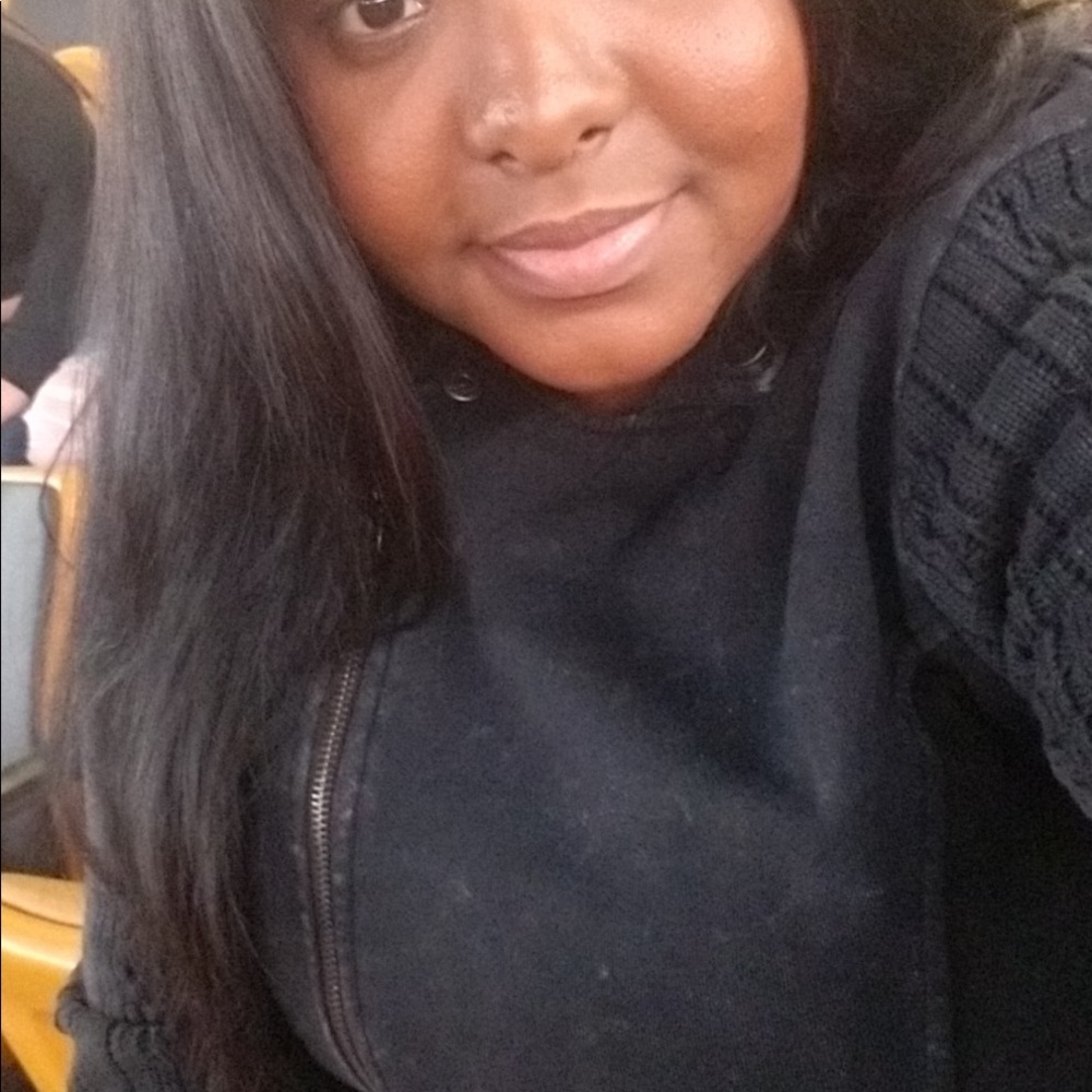 Meet your Posher, Rina - Picture 3 of 5